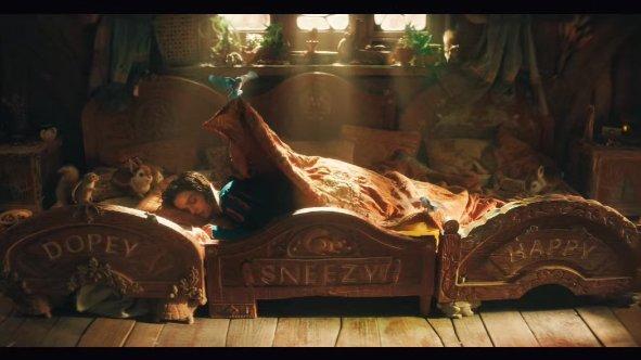 Rachel Zegler曾回應嫌她不夠白的爭論。