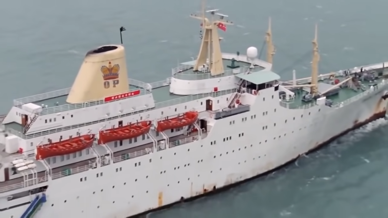 《賭俠》由劉德華及周星馳擔正,曾於東方公主號取景。(網上截圖)