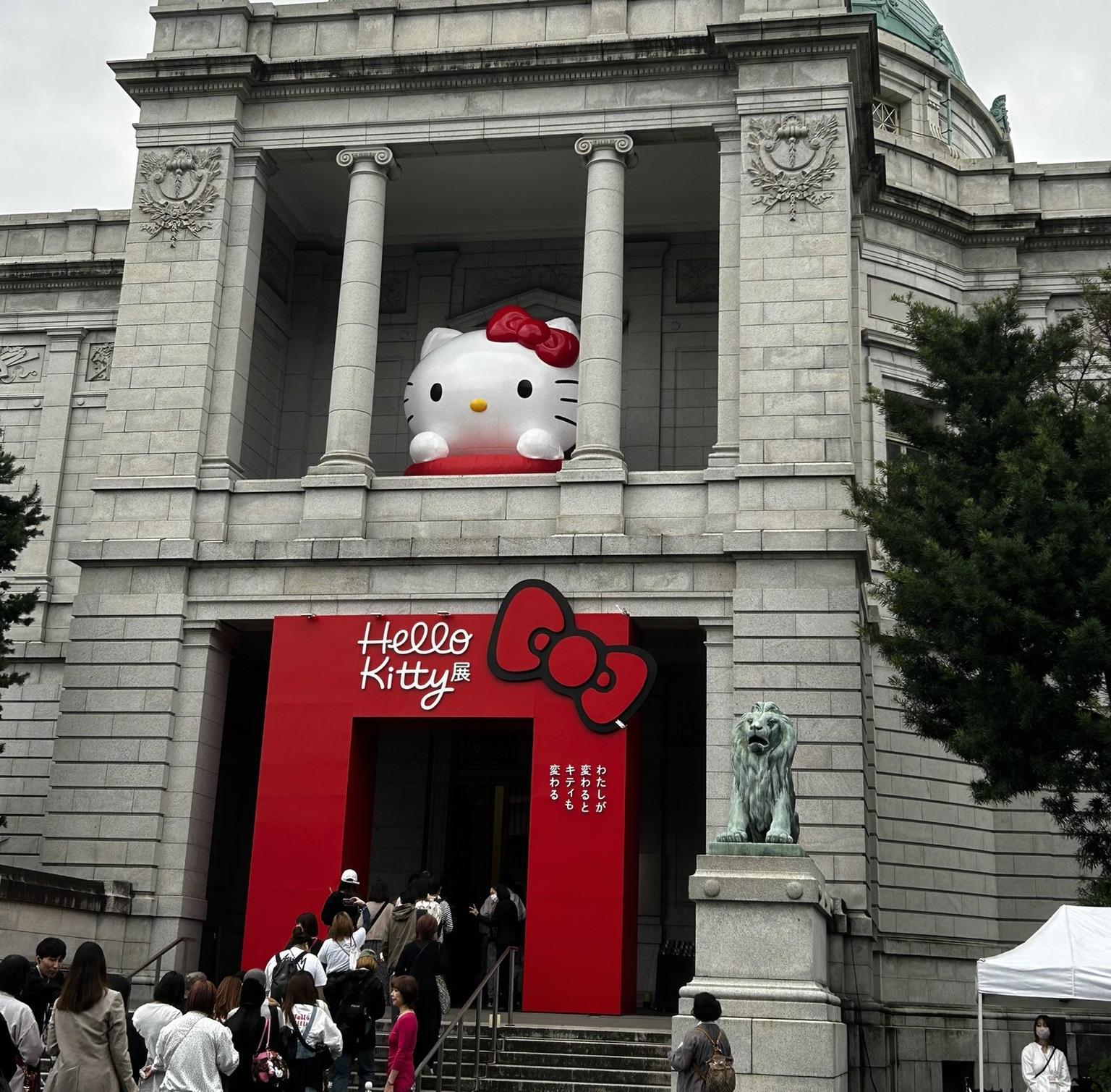 在東京國立博物館舉行的Hello Kitty展。(X)