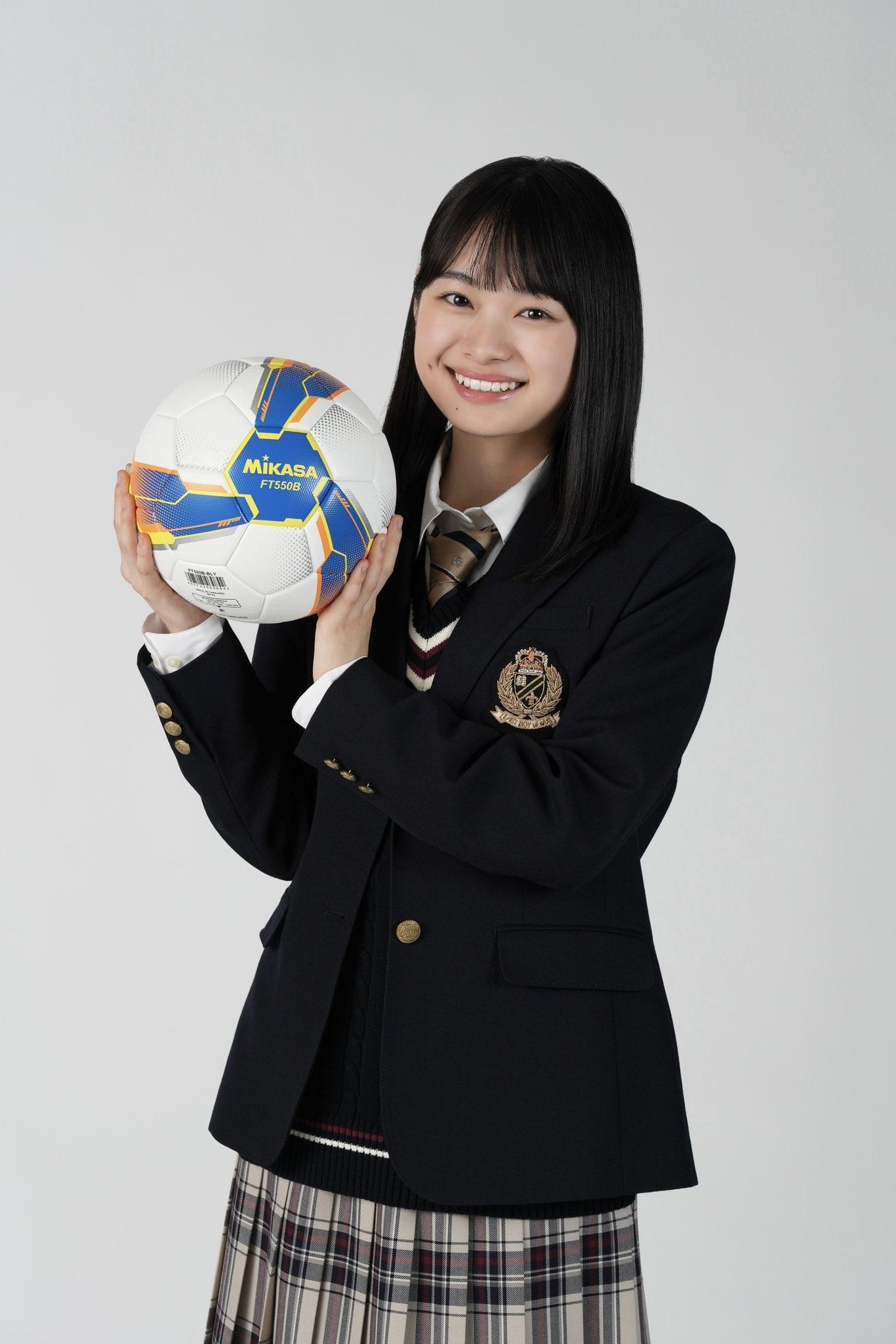 月島琉衣。 (IG)