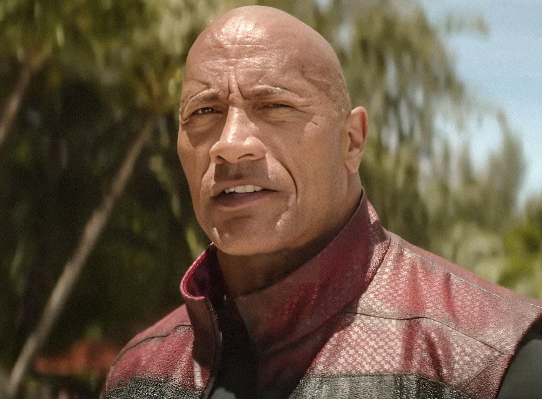 The Rock解釋排尿入水樽,是因為他要爭取時間練習動作場面。