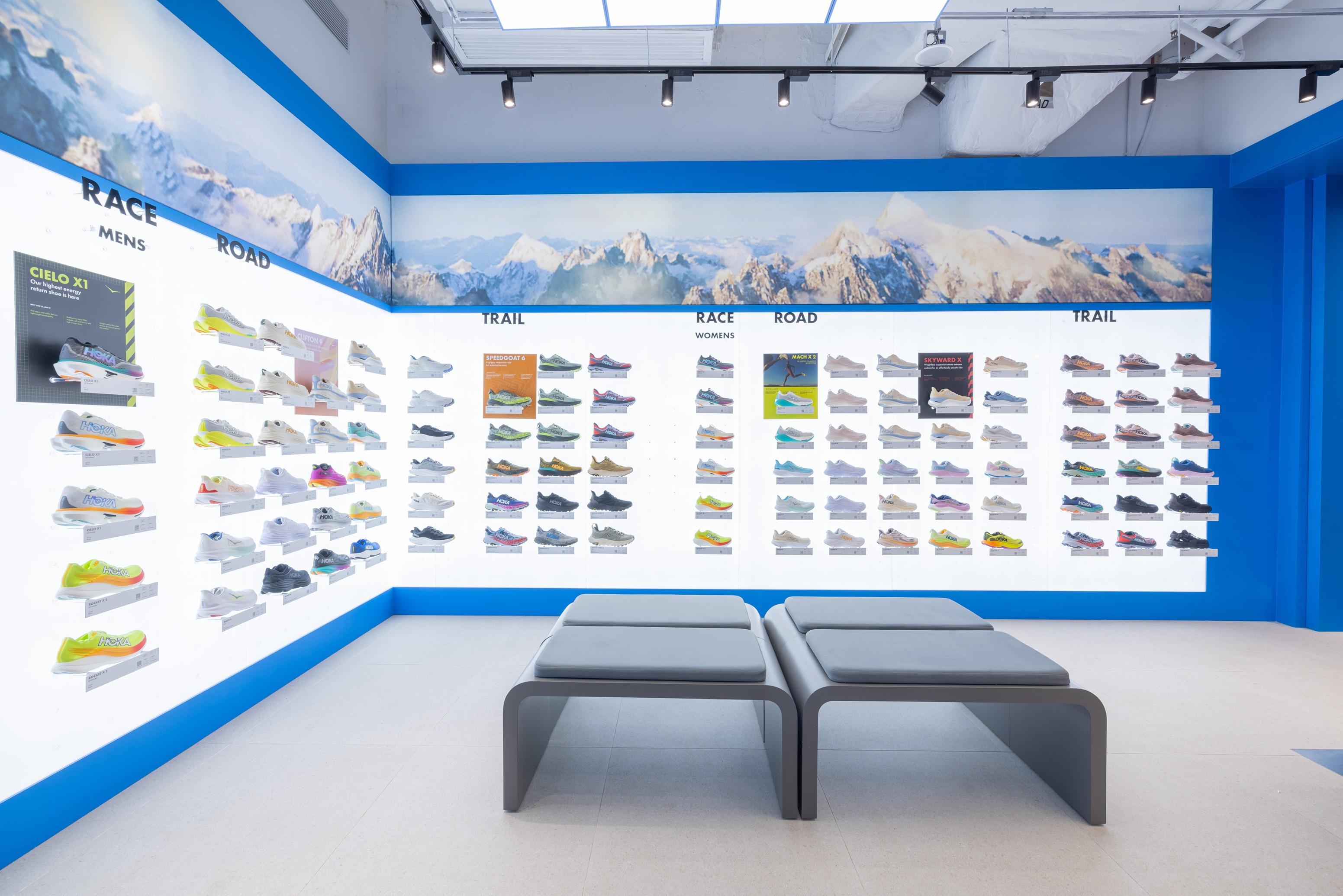 HOKA旺角專門店展示HOKA旗下的所有產品,包括競跑鞋、路跑鞋及越野跑鞋3大類別。