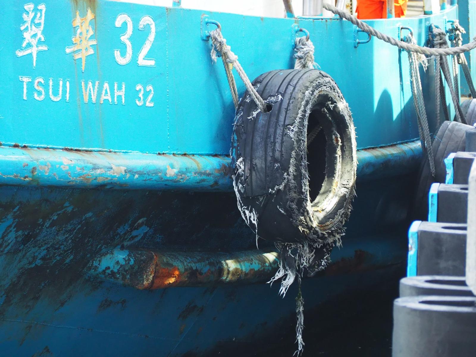 翠華船務南丫島發電廠接載船 中環9號碼頭泊岸撞壆34傷 海事處:將查船隻機件船長駕駛態度 (持續更新)