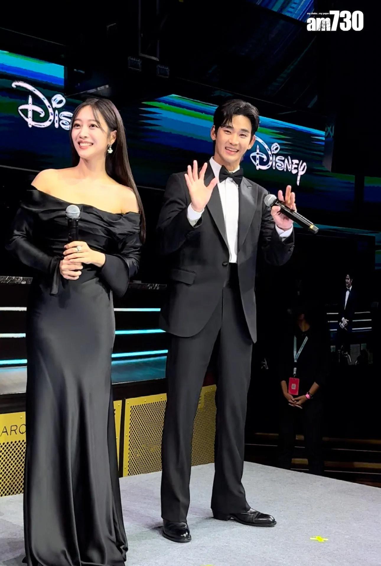 金秀賢日前偕曹寶兒在新加坡宣傳Disney+重頭劇 《山寨人生》。