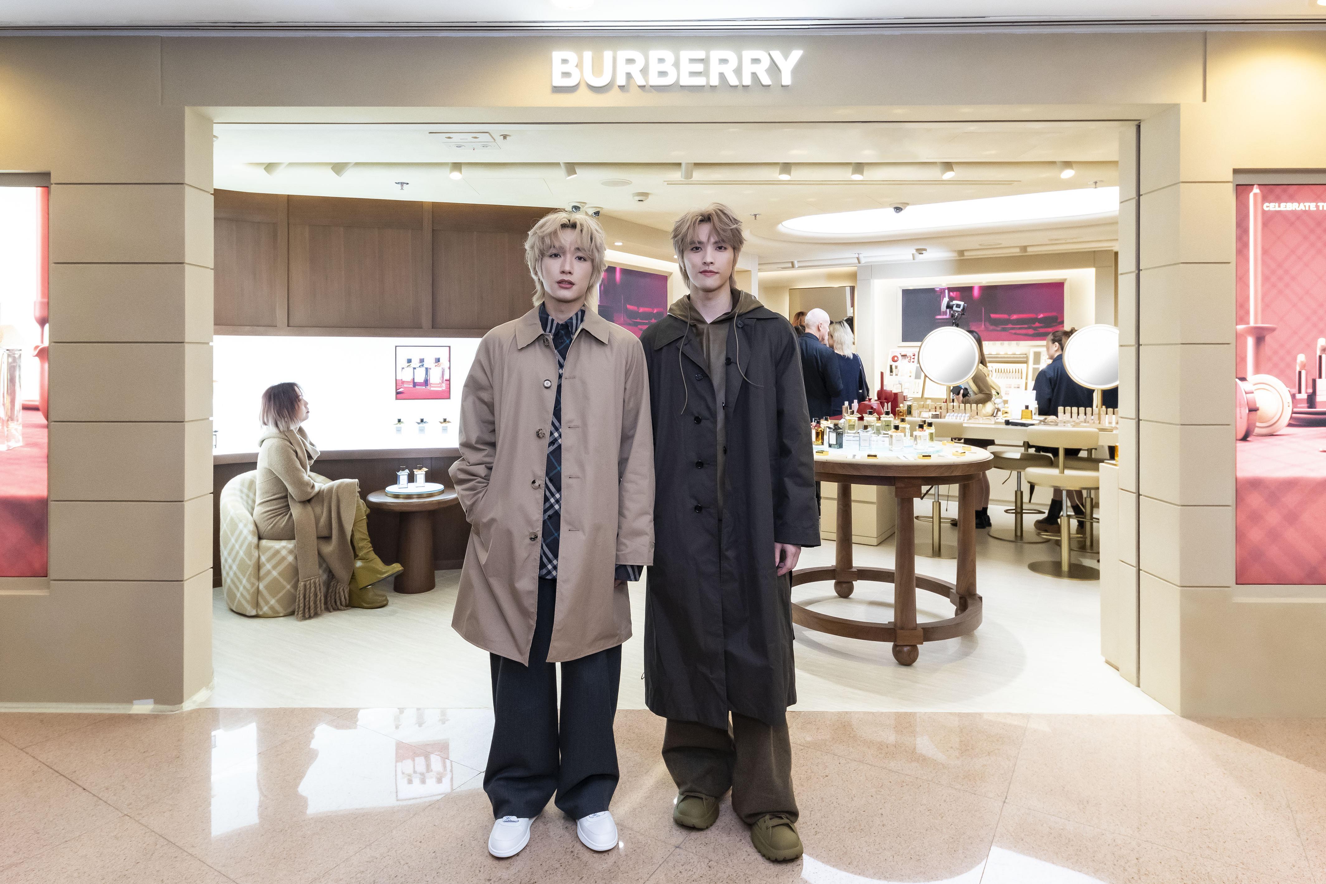 王智騫和范麒智孖住出席活動。