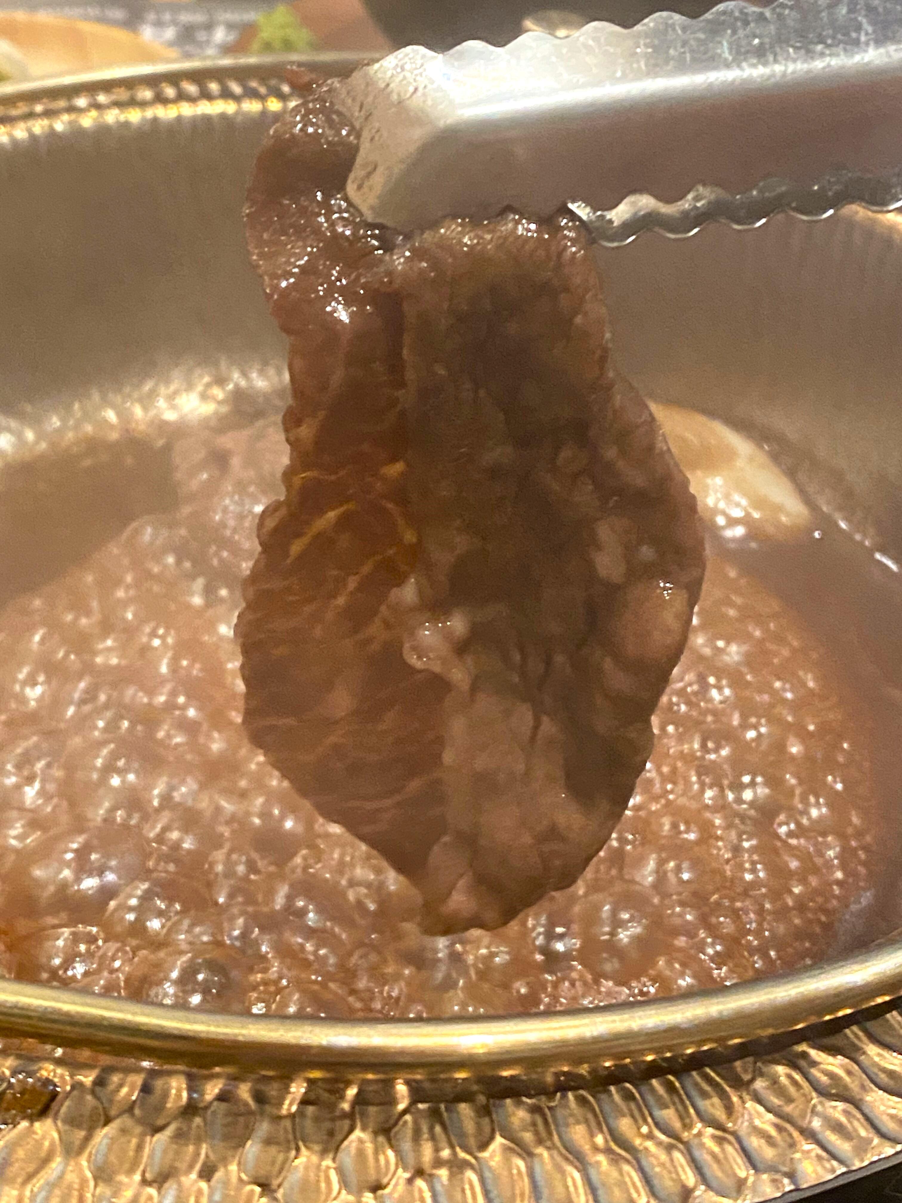 日本山形縣產藏王牛上肉及赤身肉,肉質比仙台A5和牛帶咬口嚼勁。(記者實試圖片)