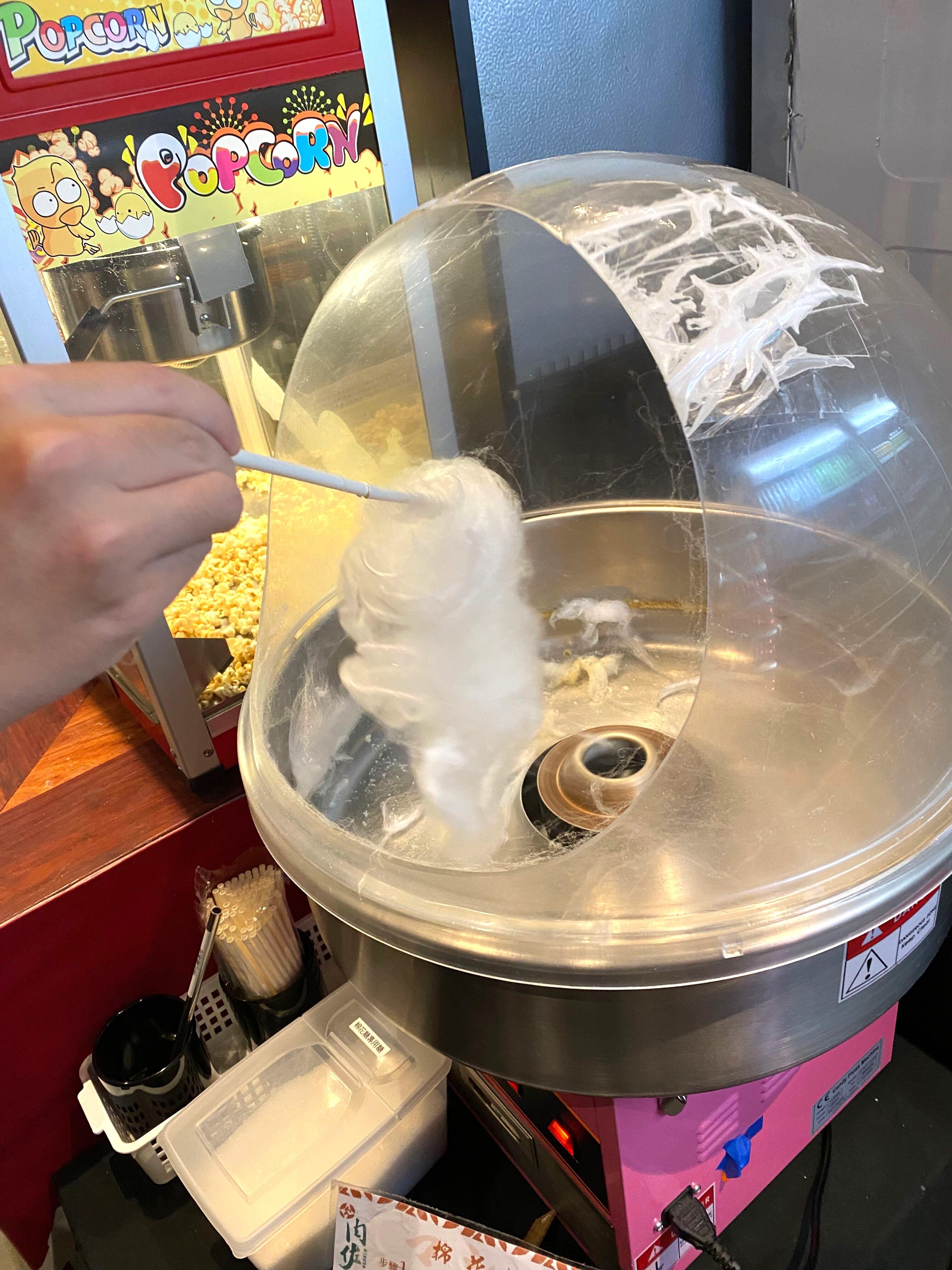 客人可以DIY棉花糖。