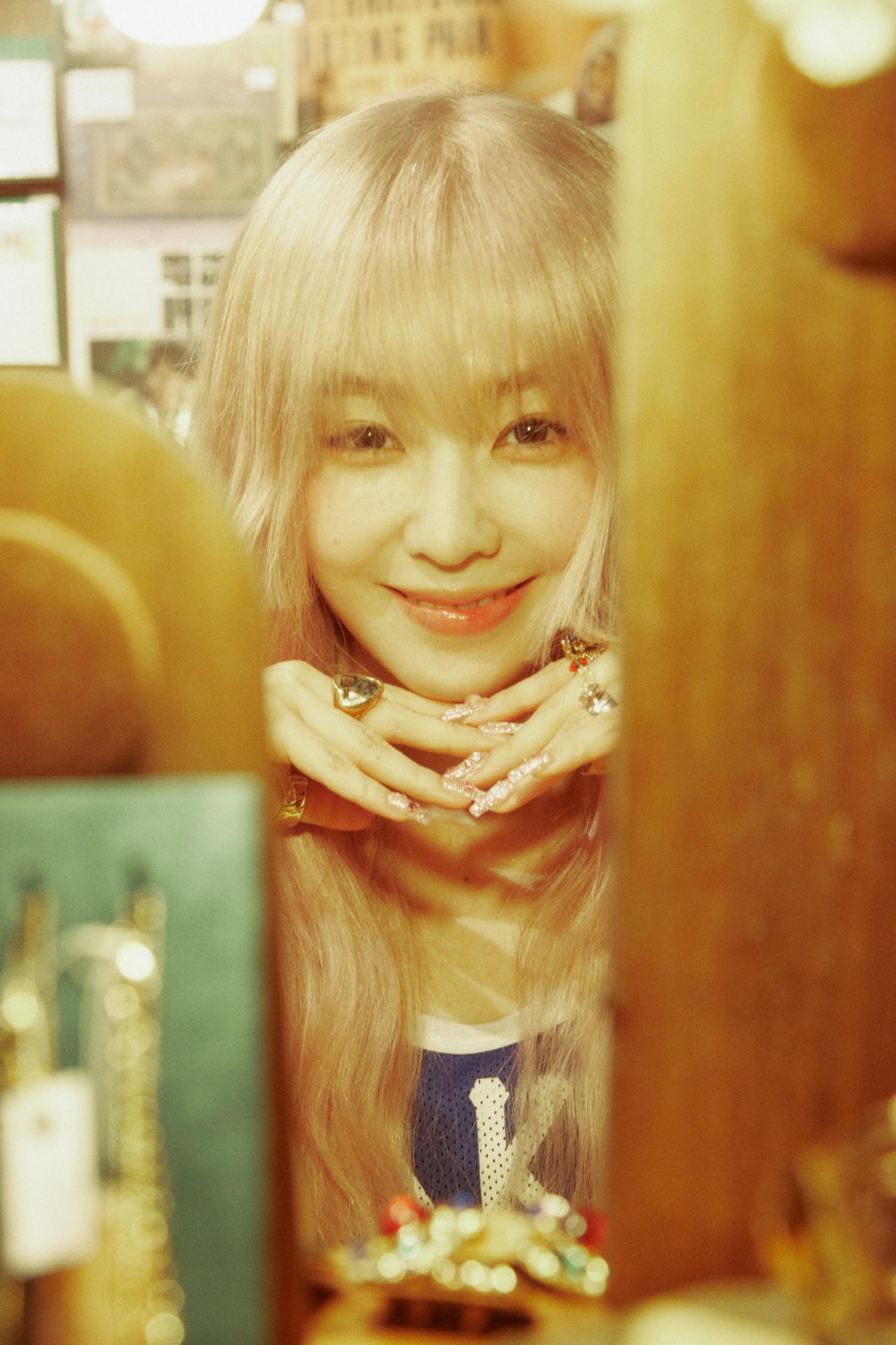 Irene的個人出道歌曲《Like A Flower》,是一首有著流行格調的舞曲。