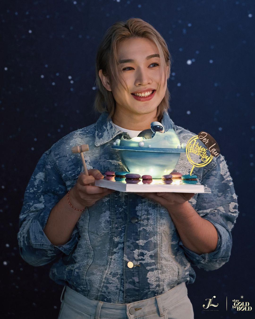 柳應廷Jer特地為柳誕慶典拍攝造型照。