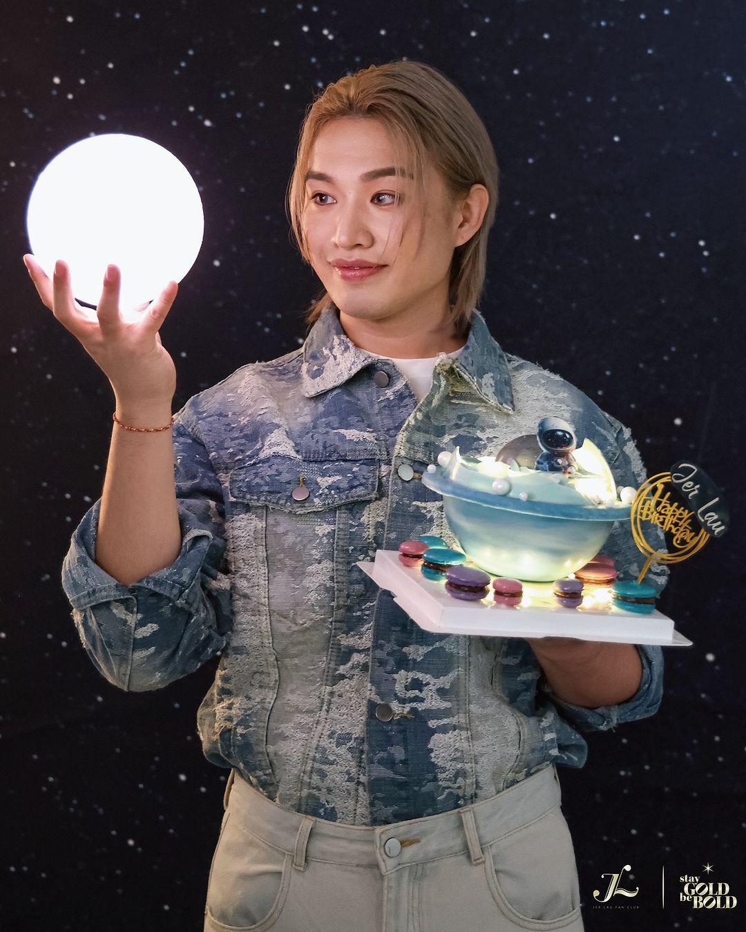 柳應廷Jer特地為柳誕慶典拍攝造型照,非常寵粉。