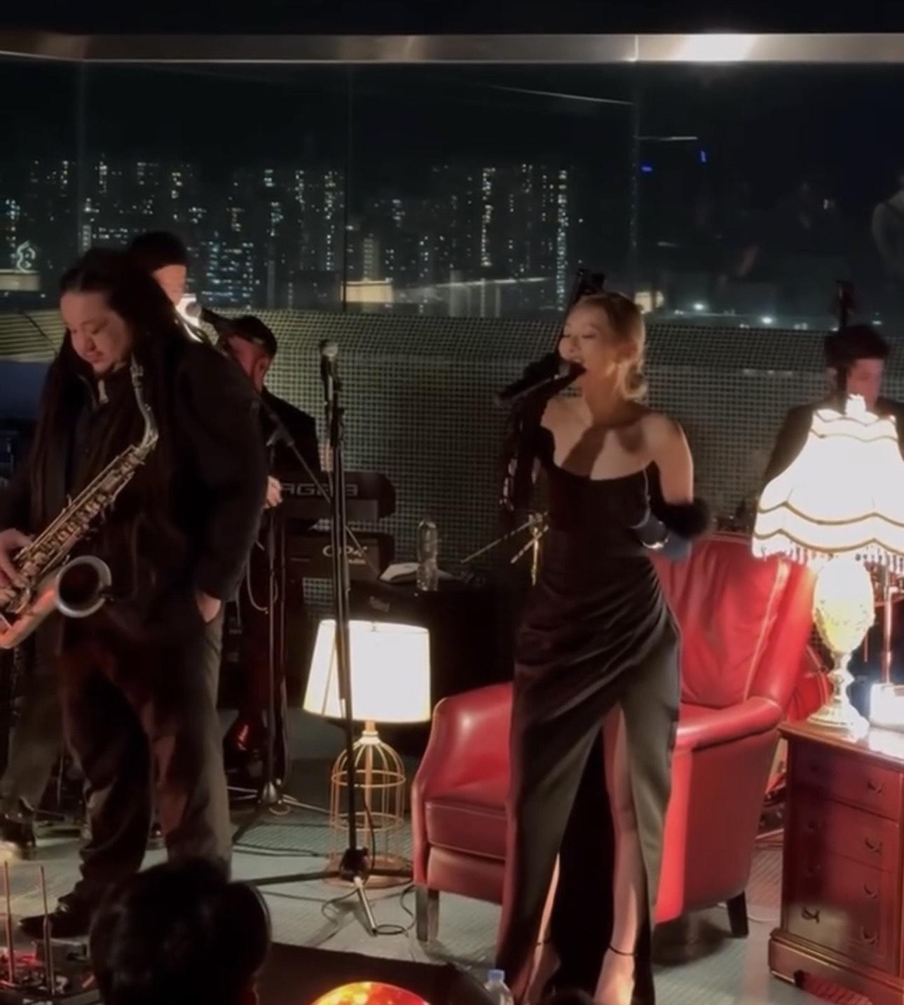 Kayan9896 在今年3月被指私下接Job ,在男友馬桂烽旗下的酒店舉行首個個人Jazz音樂會。