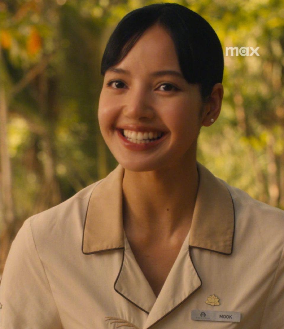 韓國人氣女團BLACK PINK成員Lisa首度參演美國HBO劇集《白蓮會》。