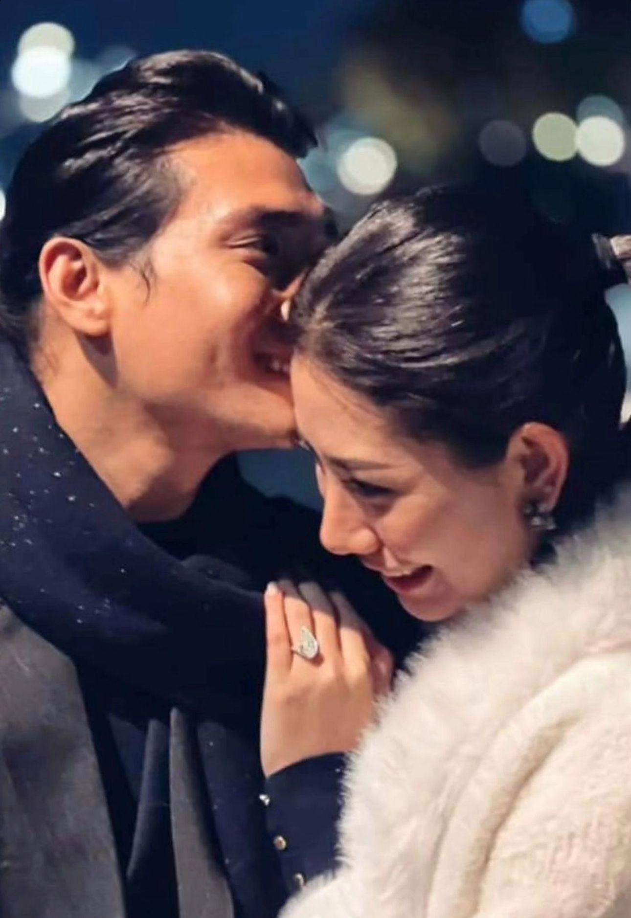 Paing Takhon在南韓首爾求婚成功。