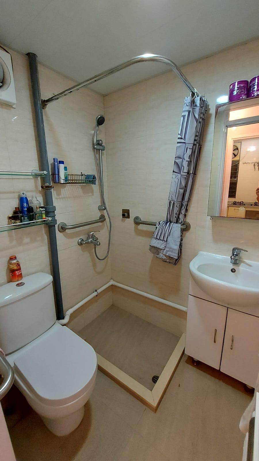 浴室面積闊大,十分見使。(代理提供)