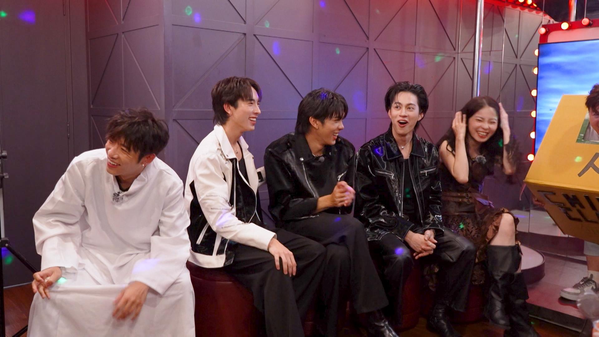 Dee姐的言論惹得眾人哄堂大笑。