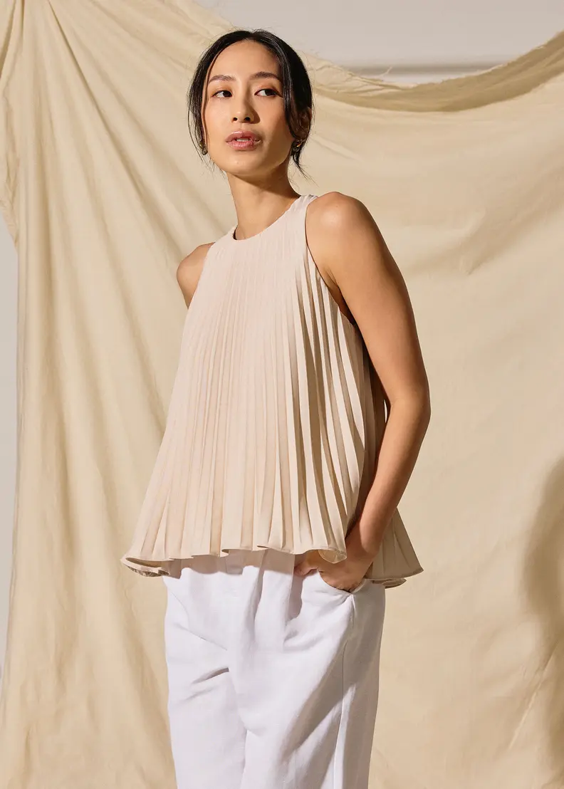 Pleated Round Neck Shell Top 原價$319 優惠價$255 (8折)