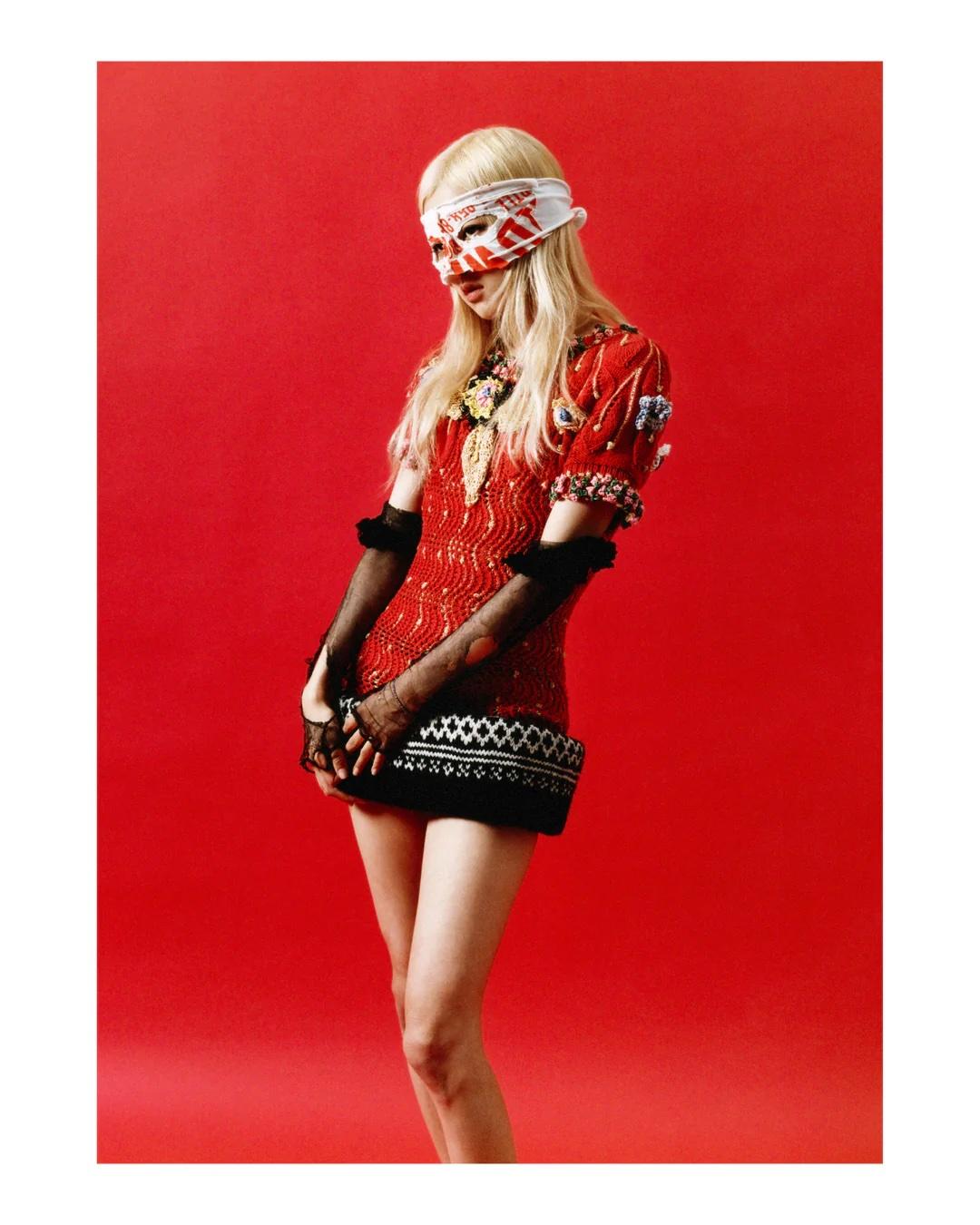 談到與Taylor Swift的友誼,Rosé說對方非常重姐妹情誼。