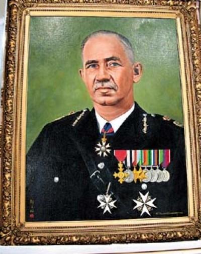 1940、50年代,時任香港警務處處長麥景陶下令興建七座碉堡,並以其名字來命名,稱為麥景陶碉堡(MacIntosh Forts)。當中的「伯公坳」和「礦山」碉堡,是紅花嶺郊野公園的景點之一。(圖片來源:《警聲》雜誌)