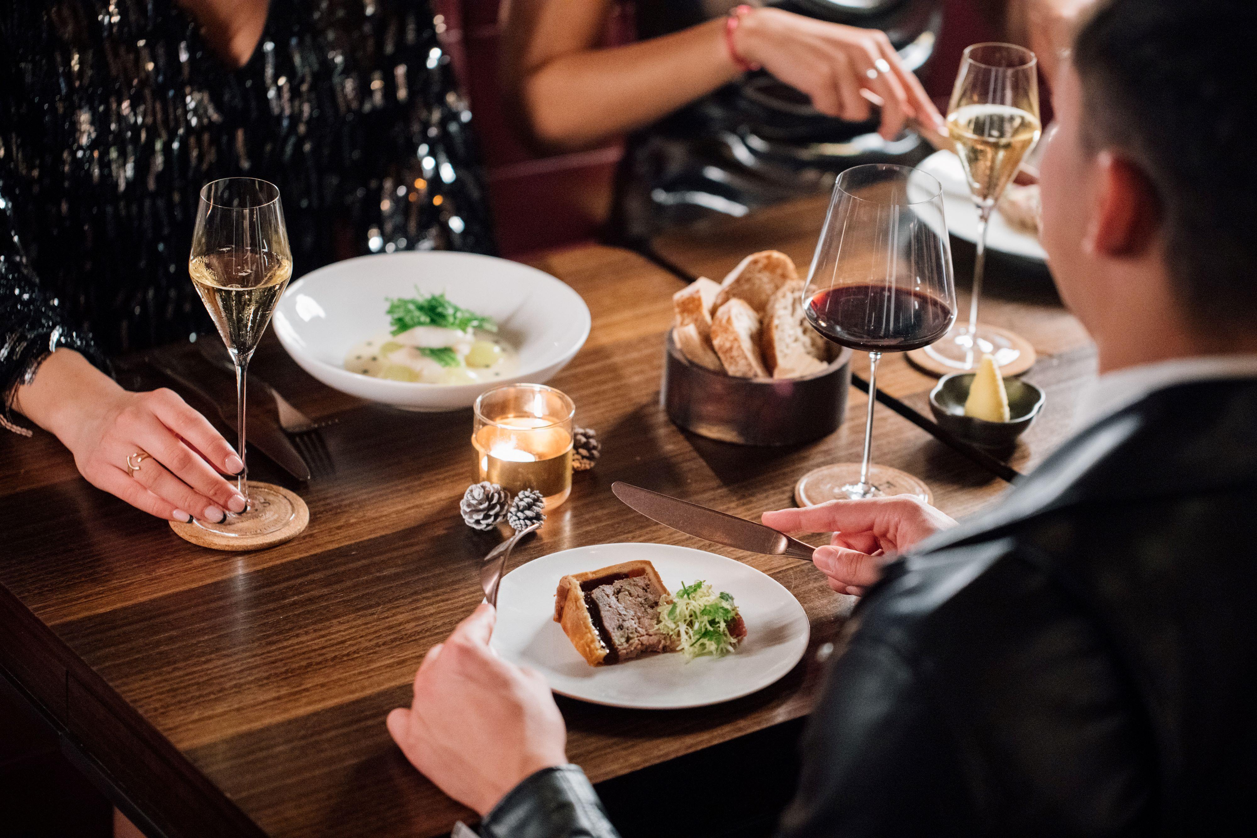 SOMM 無限暢飲早午餐及節慶嘗味晚餐