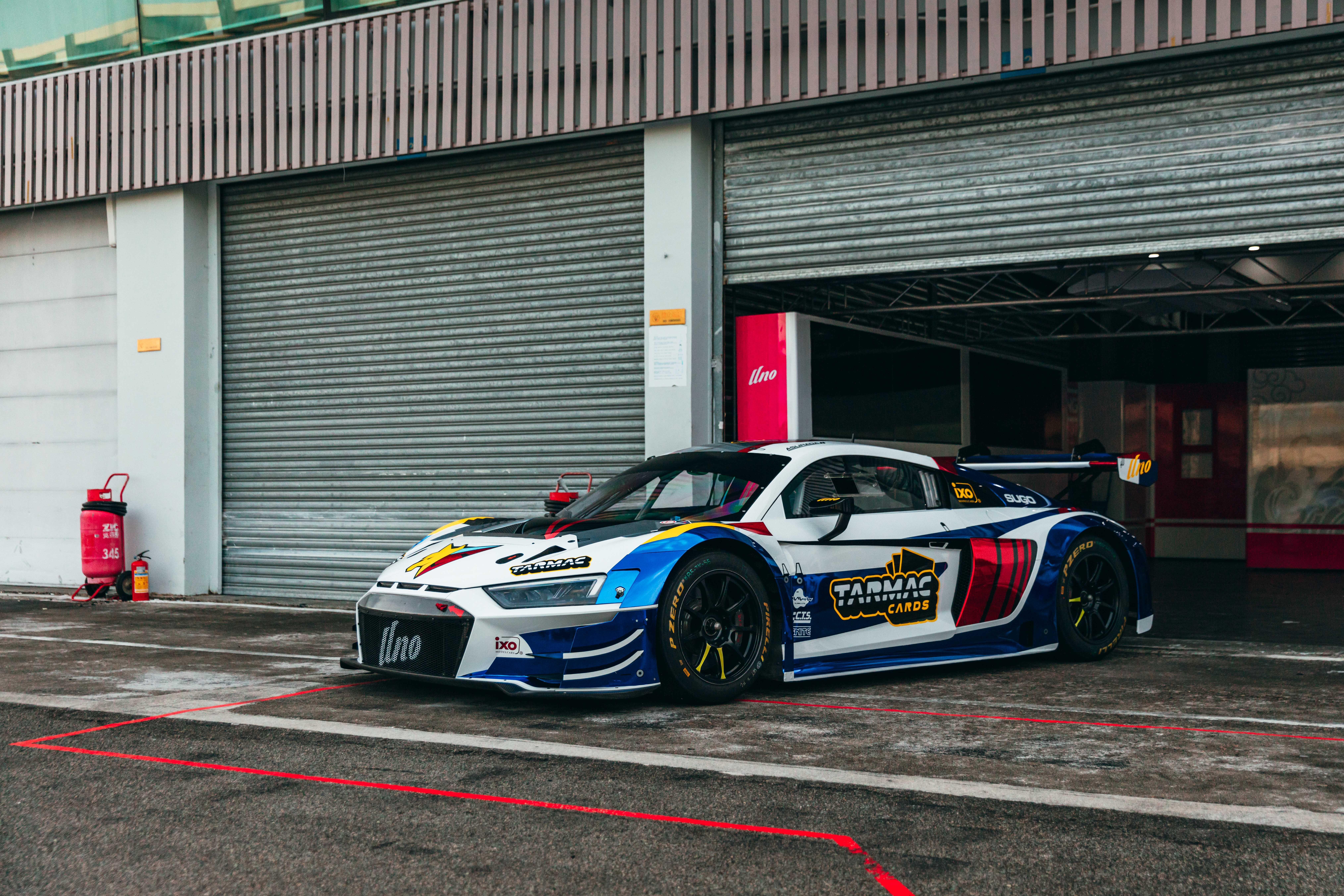 著名車手余快將駕駛披上《高智能方程式》主題拉花的Audi R8 LMS GT3 evo II,出戰FIA GT世界盃。