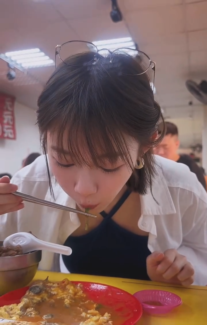 林明禎不時分享她在台灣夜市吃喝玩樂的照片或影片。