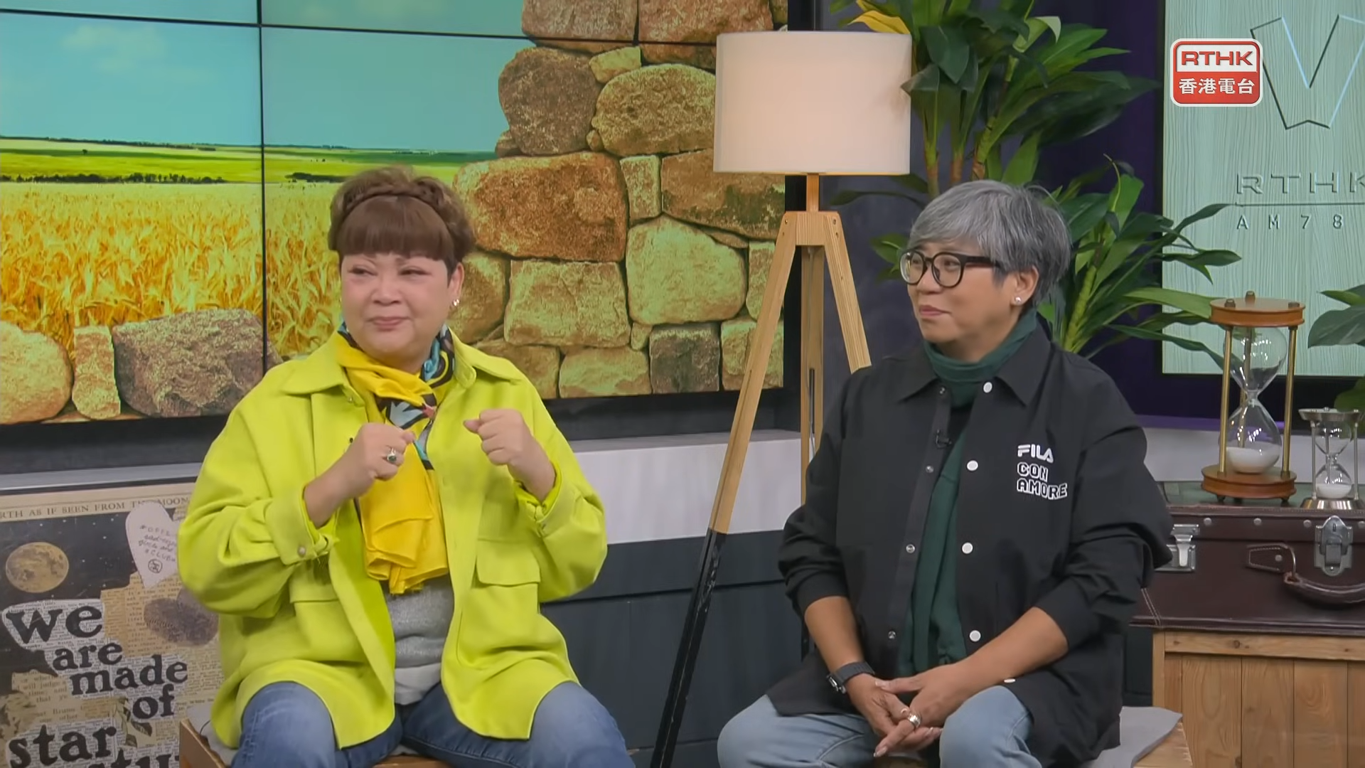 肥媽一提起與亡夫的點滴時,不禁哽咽落淚。