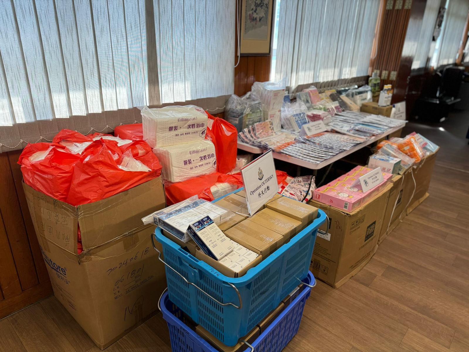 警方聯同入境事務處前日(30日)進行打擊賣淫行動,突擊搜查油尖區一酒店,拘捕28人。