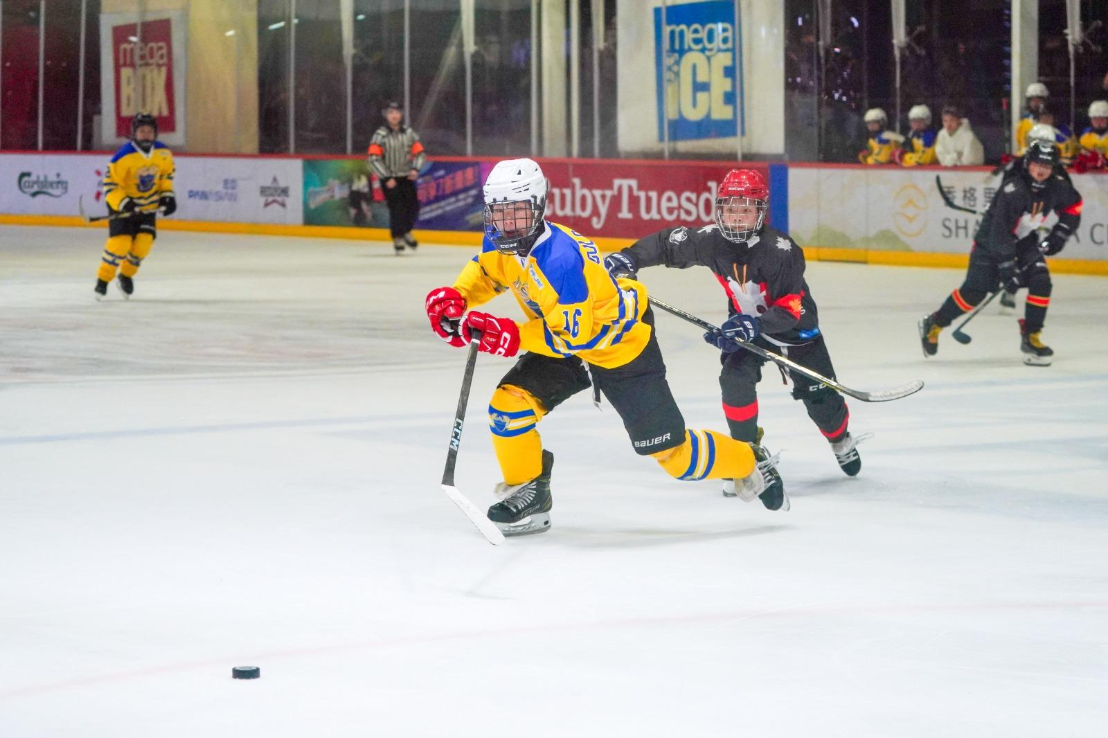 第一屆冰球U17聯賽盃有6支隊伍角逐。