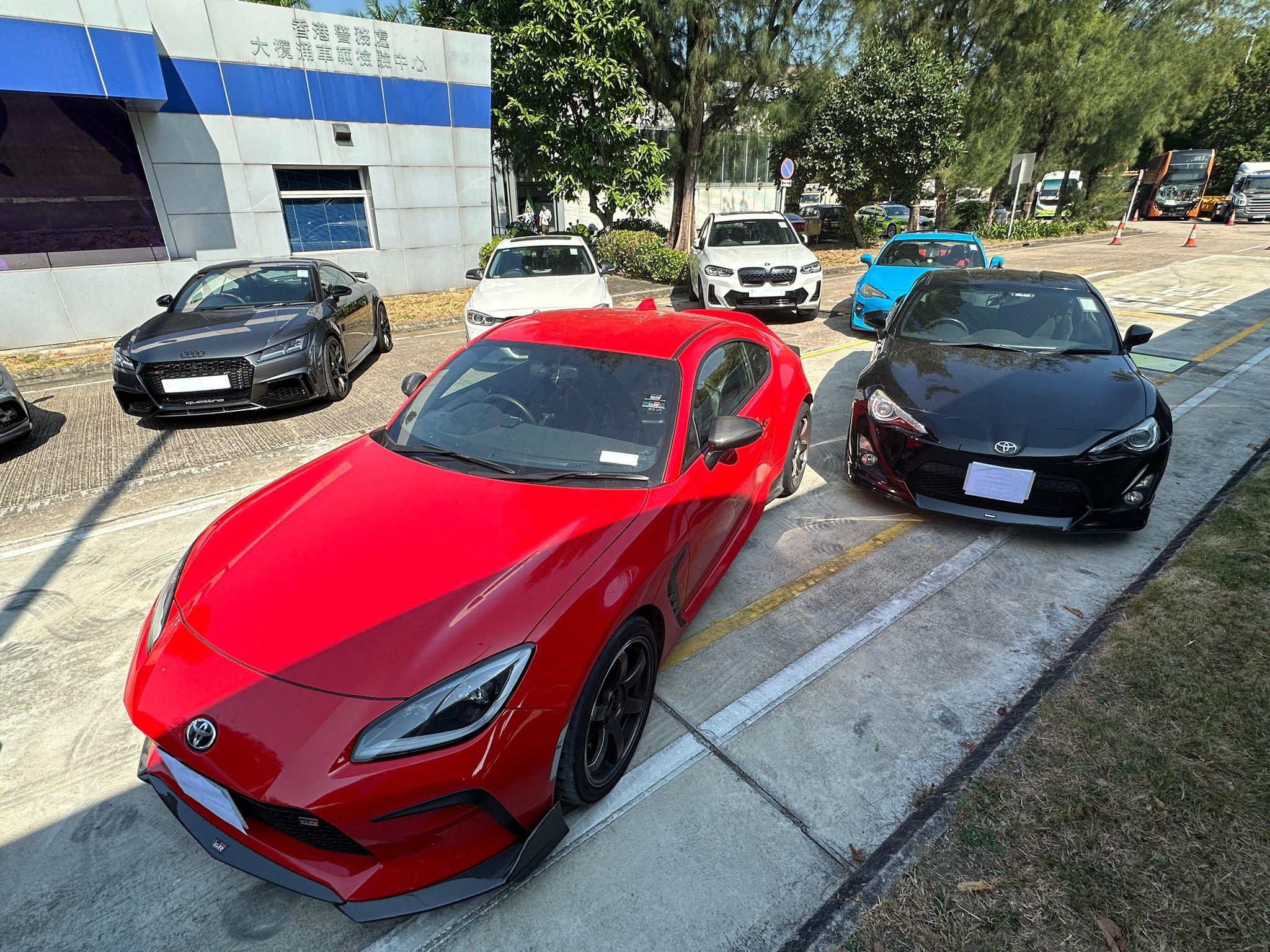 警方新界北反非法賽車,破6案拘14人並扣14車。