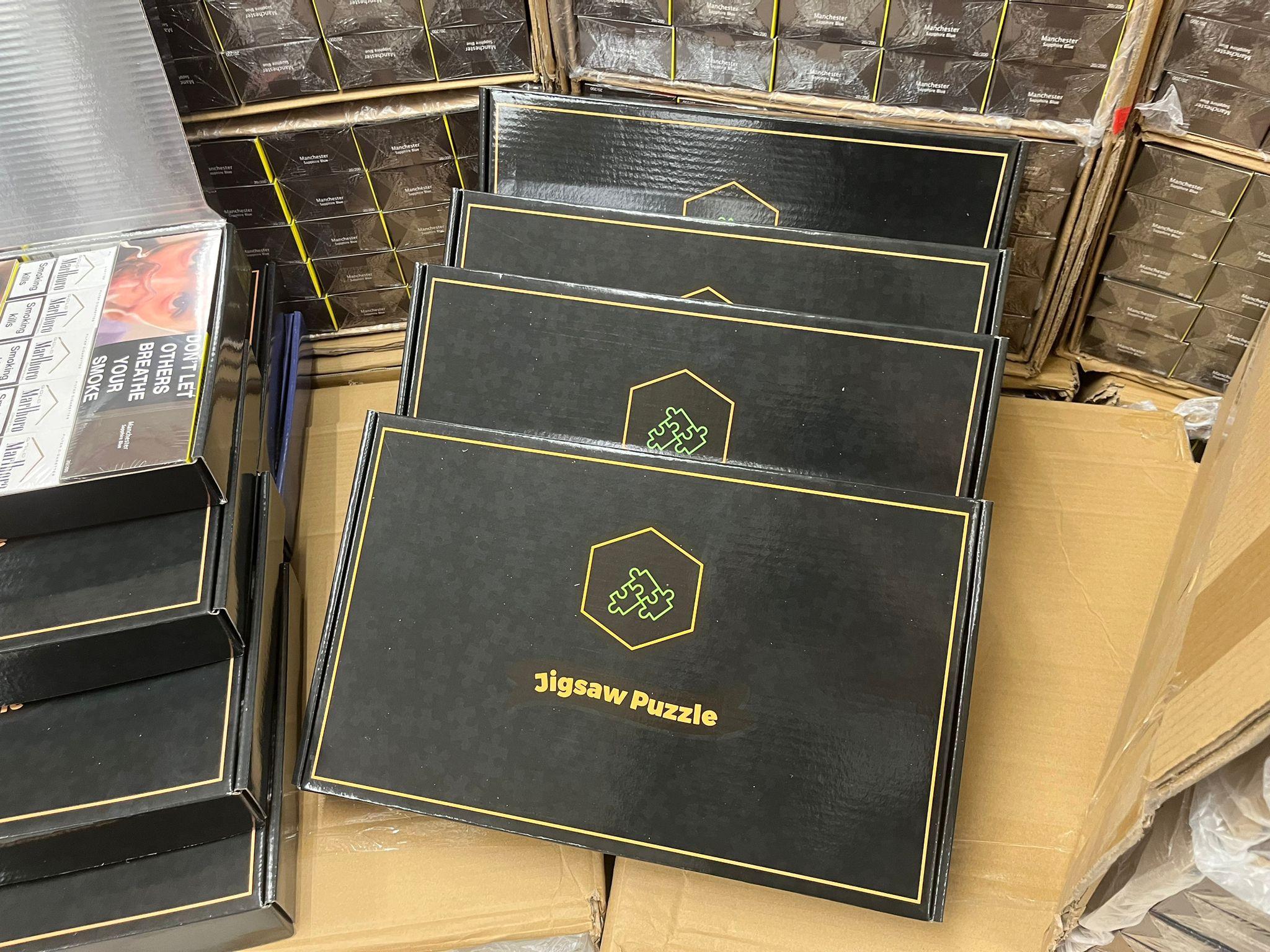 警破屯門私煙倉檢800萬貨 4非華裔男被捕