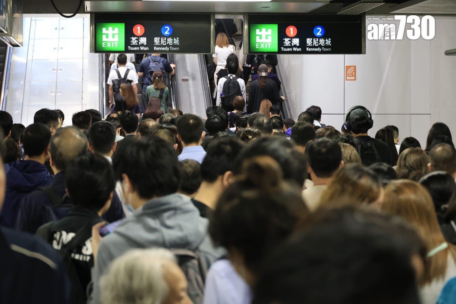 近兩年本港扶手電梯的意外數字突破每年2,000宗(資料圖片)