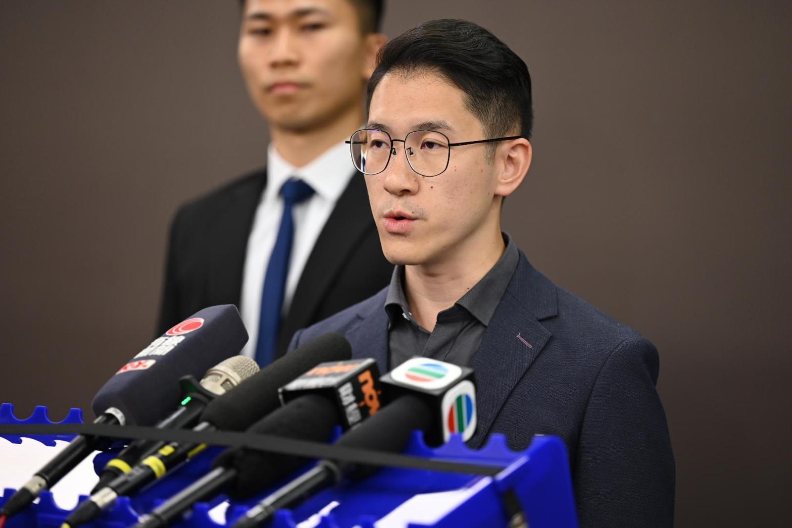 警荃灣住宅單位檢45萬元太空油等毒品 19歲少女助營運毒品倉被捕