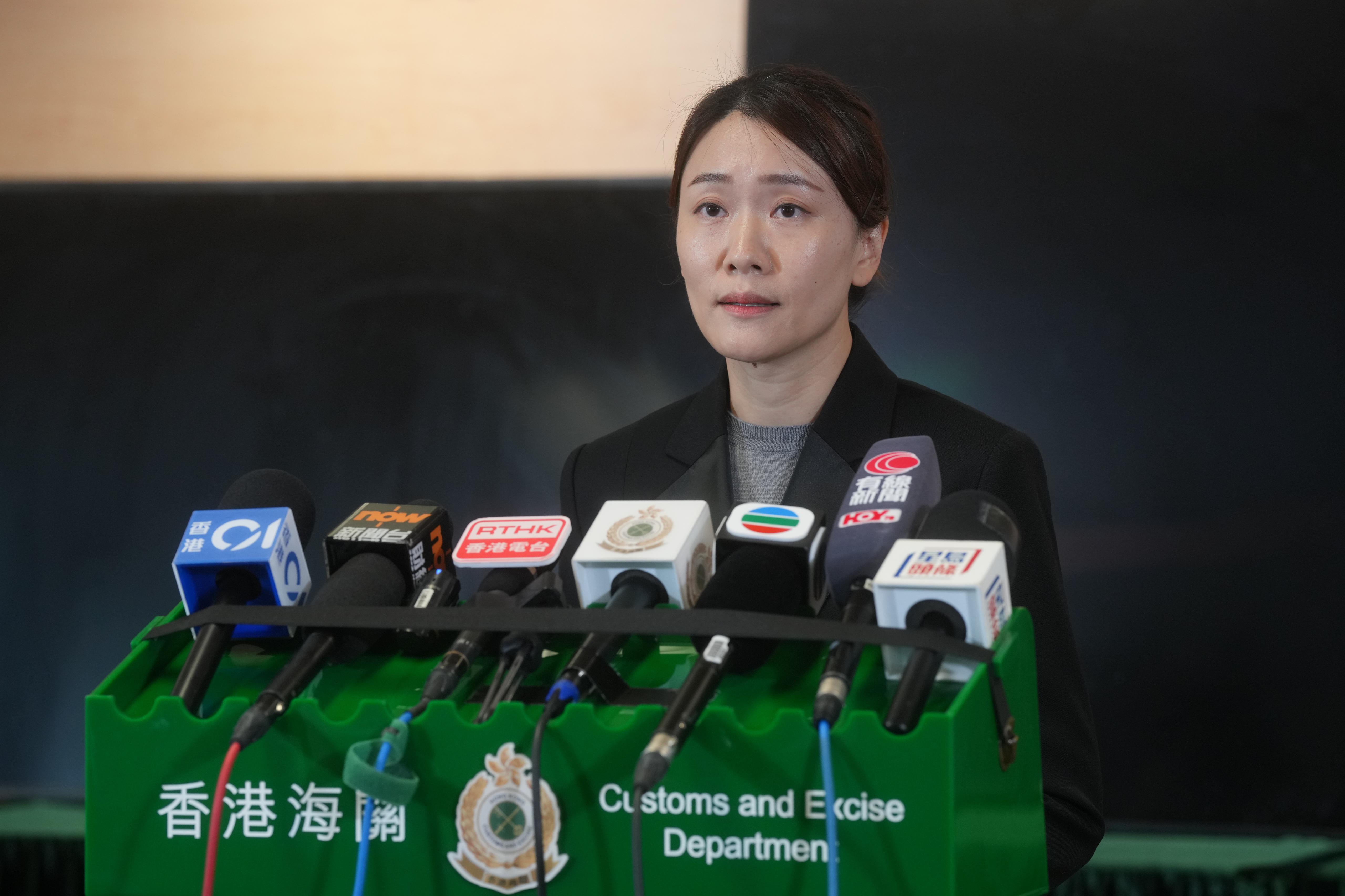 東涌食肆非法直播海外足球賽 海關引「傳播權利」拘2男