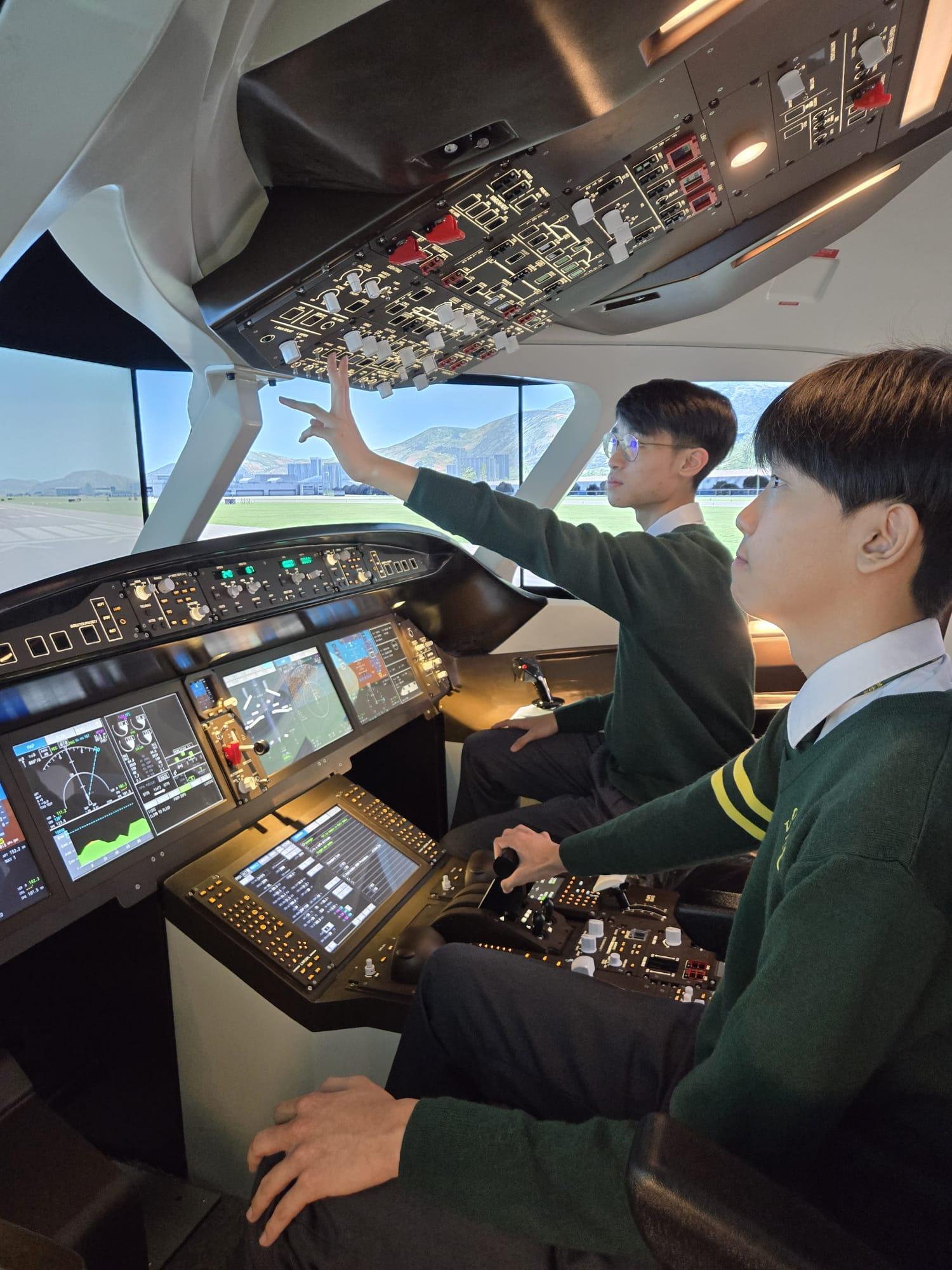 聖士提反堂添C919飛行模擬器 飛行訓練融合國情教育