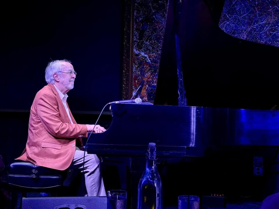 Bob James行雲流水的彈奏風格,現場觀看賞心悅目。