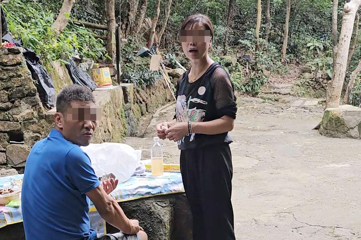 龍虎山有3人懷疑非法燒烤。(FB群組「香港自然生態論壇」)