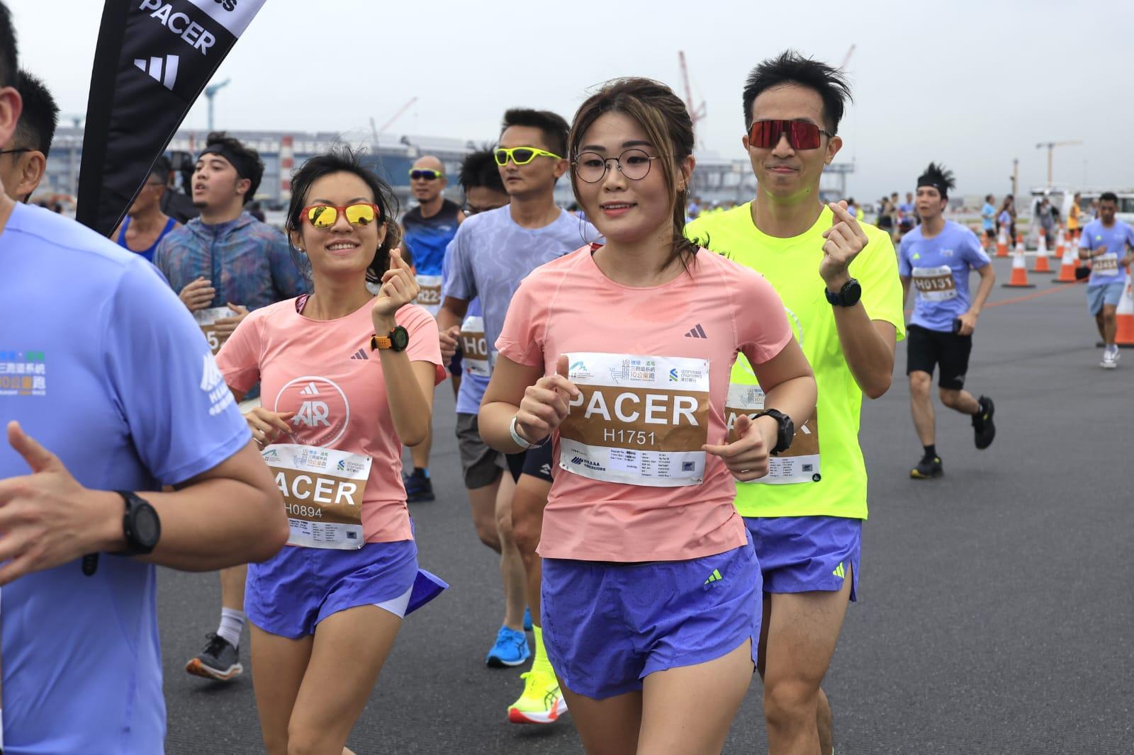 機場三跑道系統十公里國際賽早上舉行。(林俊源攝)機場三跑道系統十公里國際賽早上舉行。(林俊源攝)