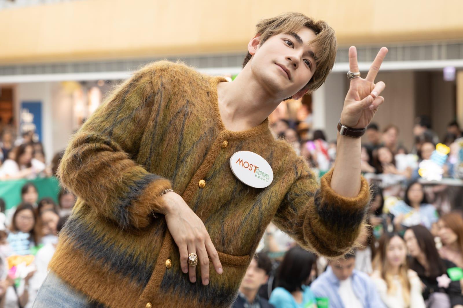 Jeffrey近日忙於為《焚城》宣傳,之後又要為新歌籌備。