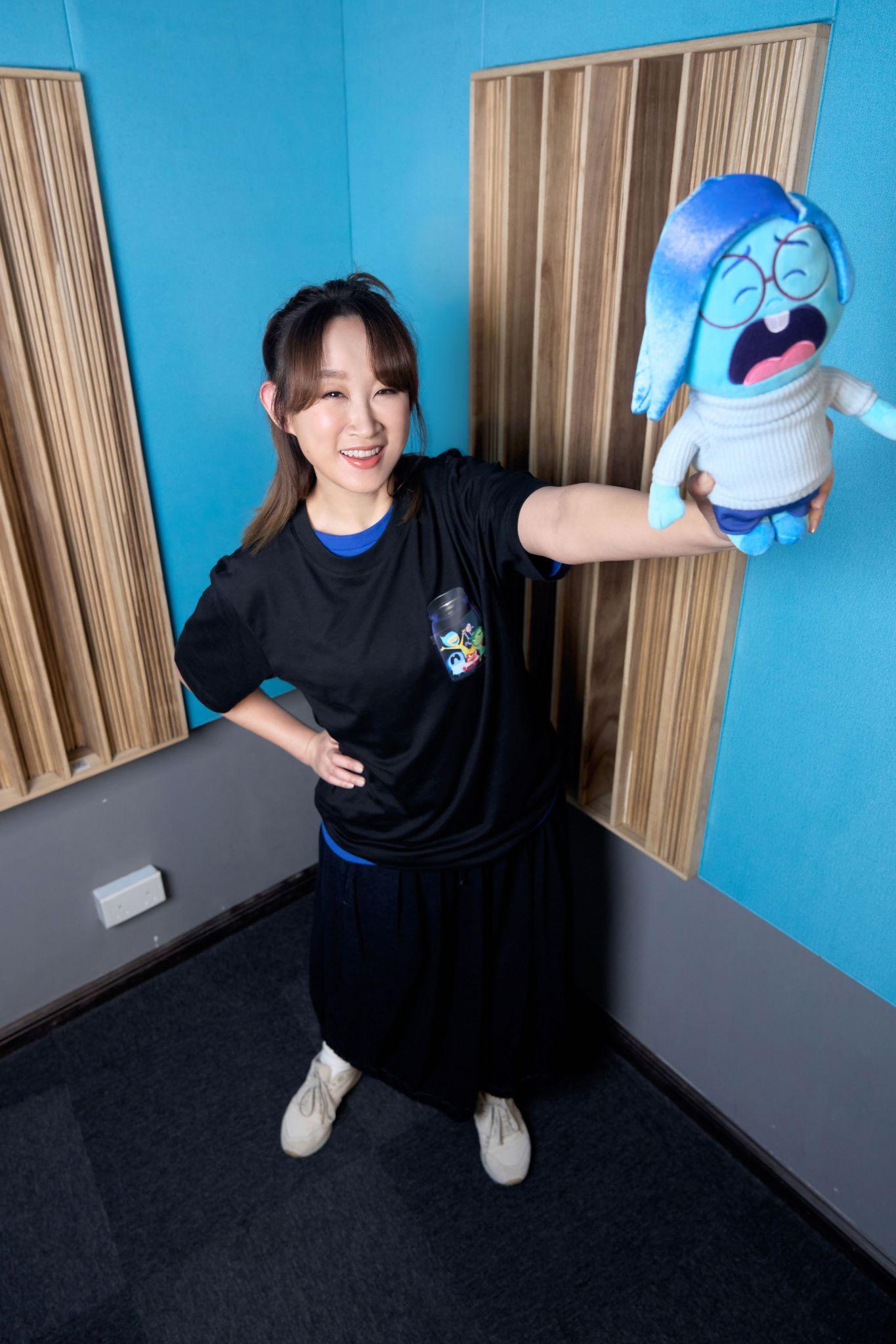 王菀之聲演「阿愁」。