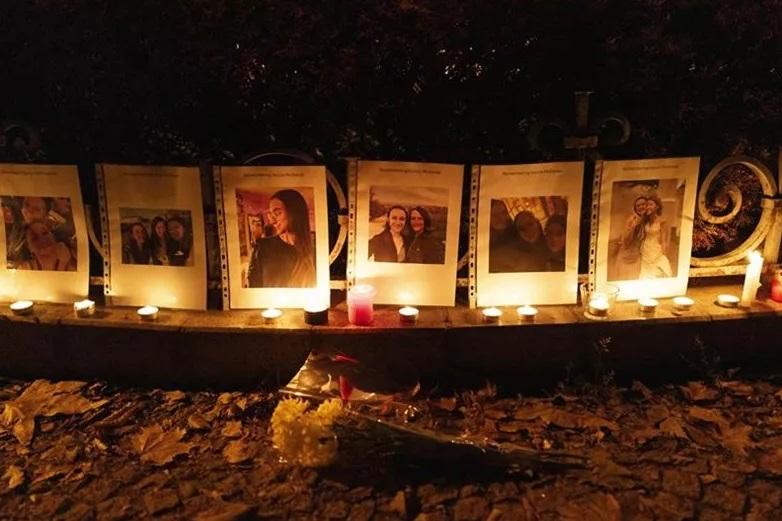 布達佩斯民眾發起燭光晚會,悼念米哈爾斯基。(美聯社)