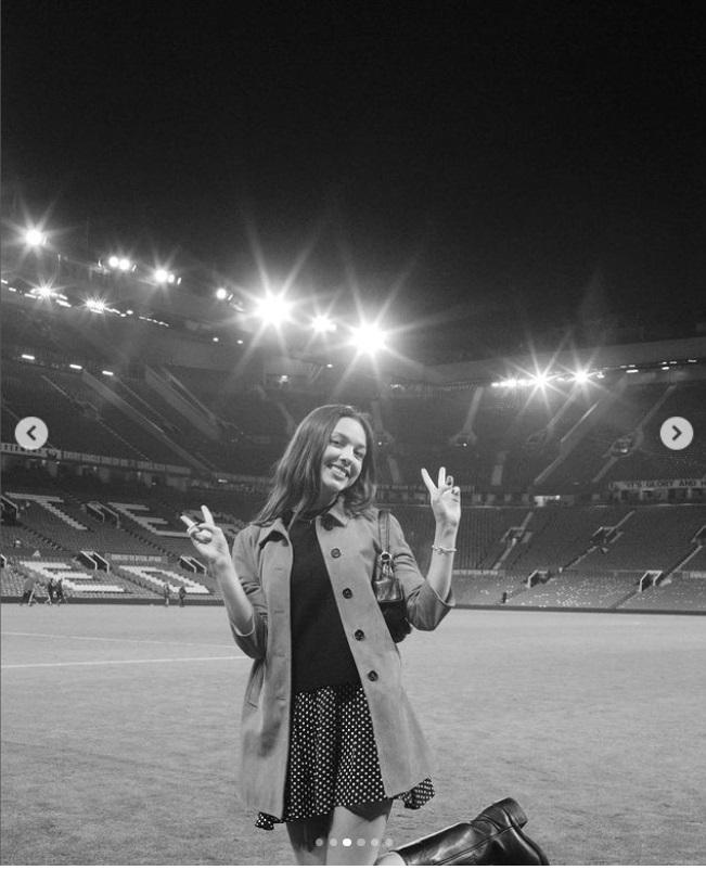 Olivia Rodrigo上載於大形運動場的照片。