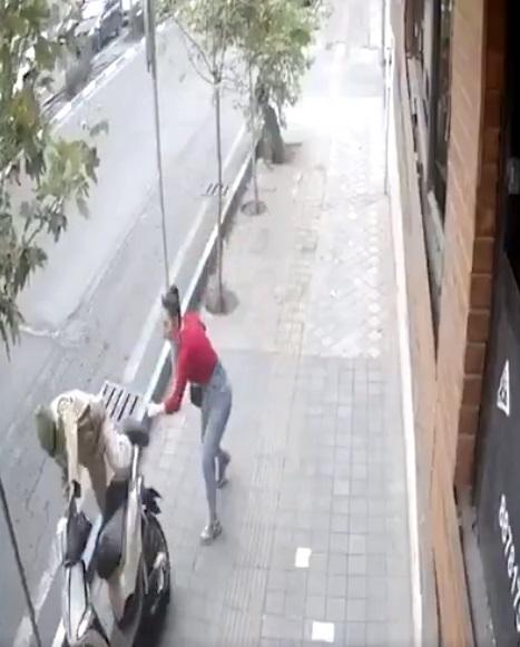 阿利沙赫推跌鐵騎士。(互聯網)