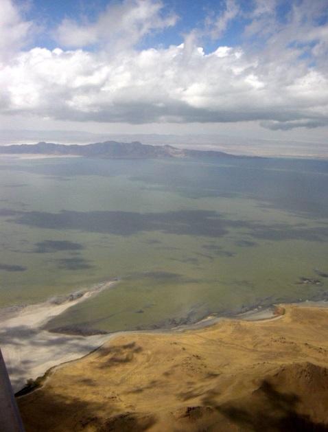 猶他州大鹽湖湖水變得愈來愈鹹。(互聯網)