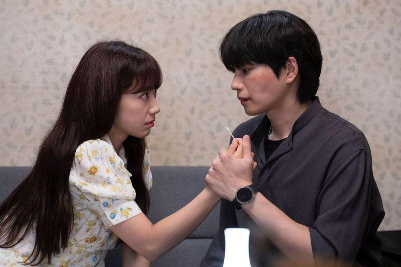 朴信惠和金宰永這對「人魔戀」獲劇迷歡迎。