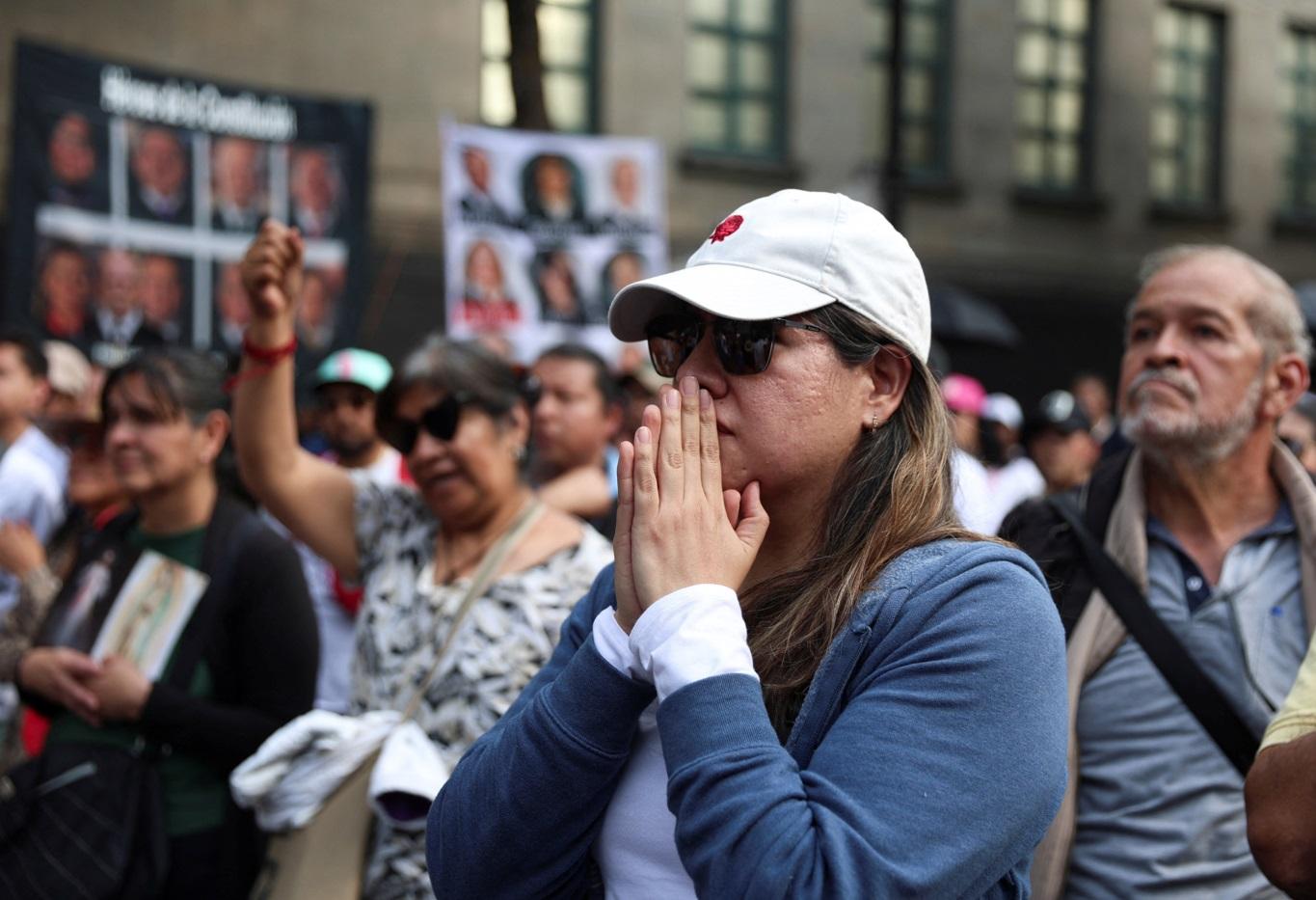 墨西哥城本月初大批民眾上街,抗議政府推行司法改革,以投票選出各級法官。(資料圖片)
