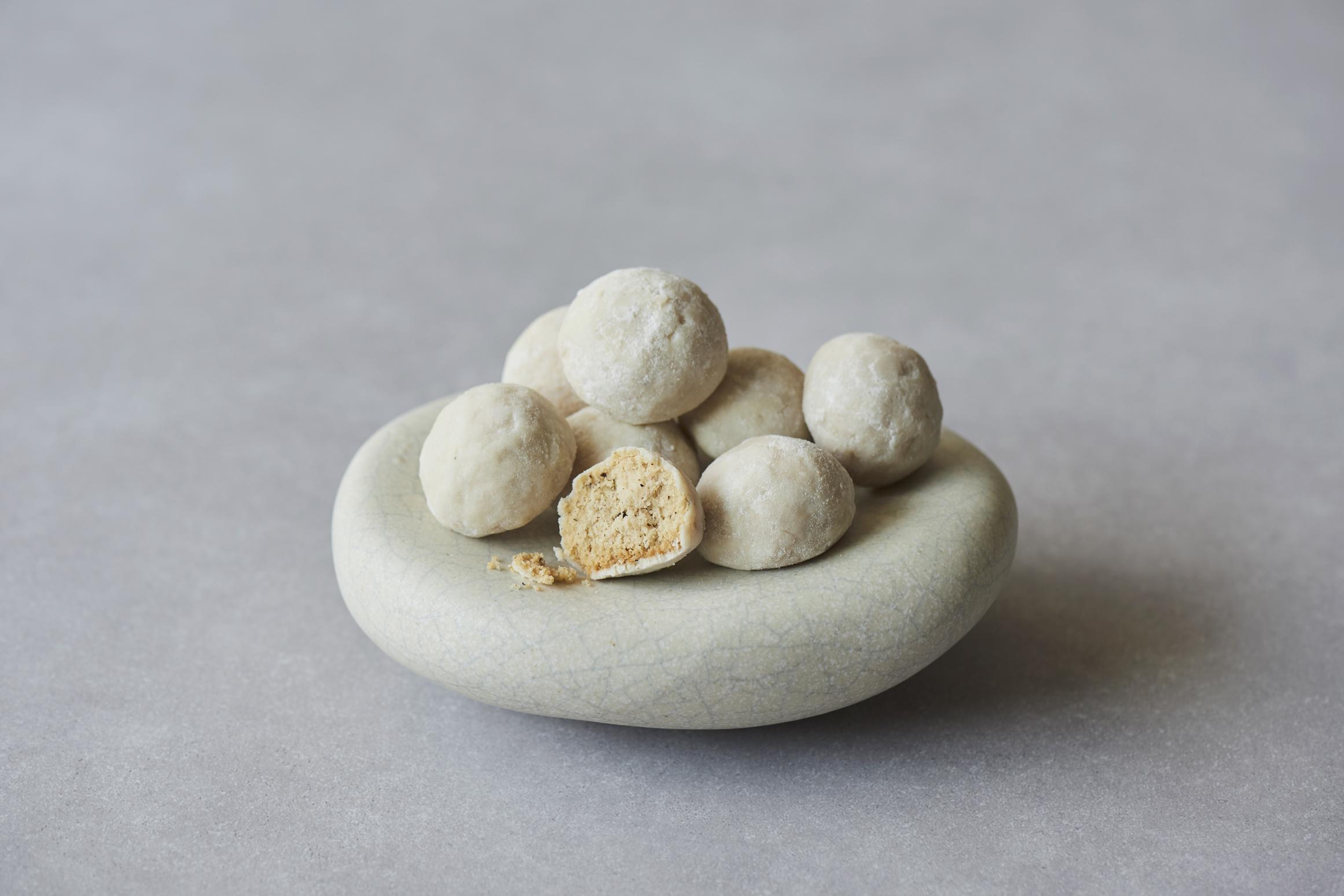 SNOWBALL Vanilla Tonka【新產品】$75 口感鬆化,入口易融化,散發呍呢嗱和零陵香豆的香甜氣味。