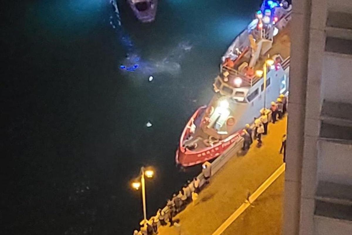 當晚救援人員接報趕赴現場。(FB群組「海怡半島討論區」)