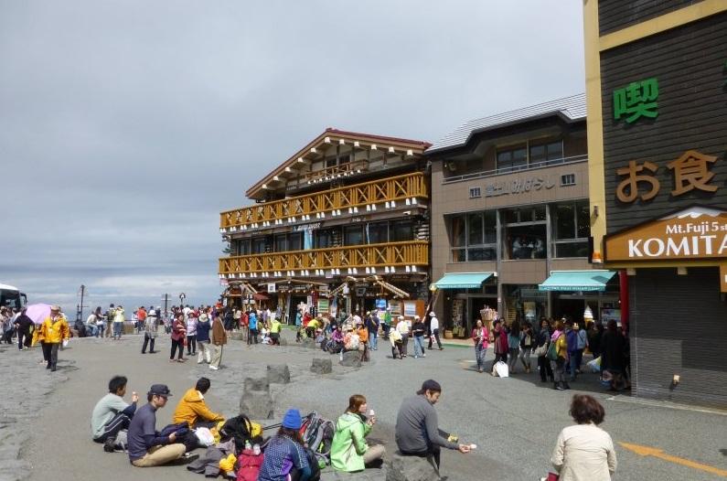 富士山吉田口步道五合目是熱門旅遊景點。(互聯網)