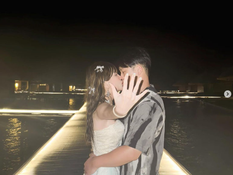 YouTuber Joeman的前女友、實況主妮婭近日宣布答應男友求婚