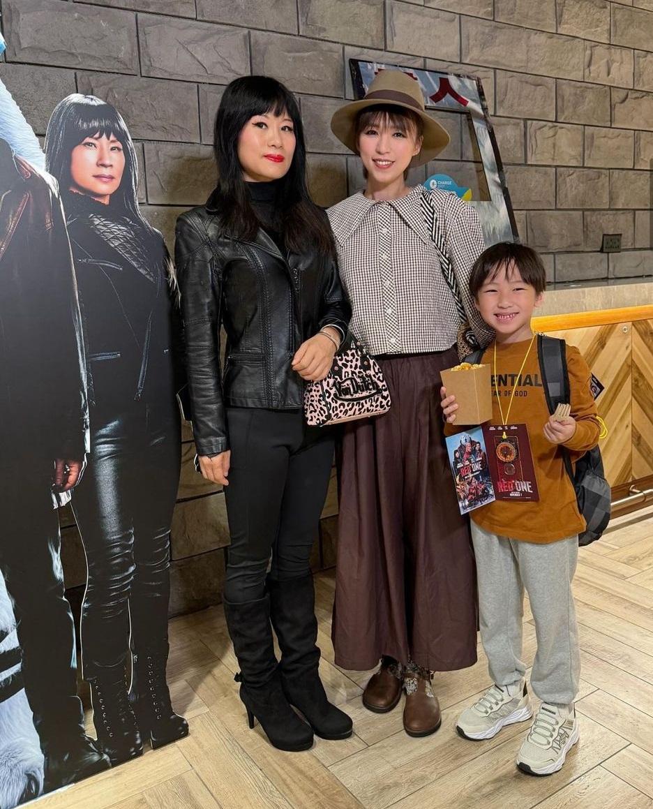 孫慧雪帶囝囝睇戲,指七師傅好似喺poster行出嚟咁。